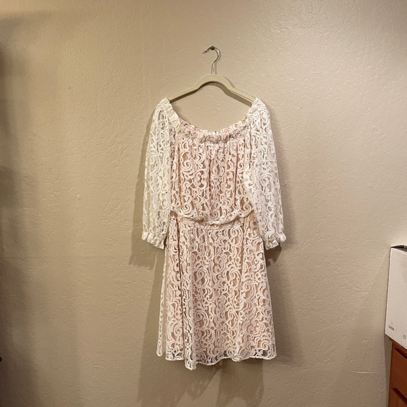 Chelsea 28 lace dress - Picture 2 of 6